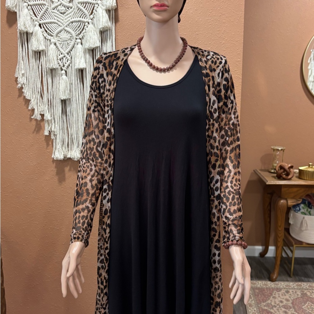Discreet Leopard Print Kimono - Brown & Black - Picture 6 of 14